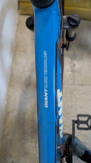 Bicicleta Giant GX 27.5 Azul