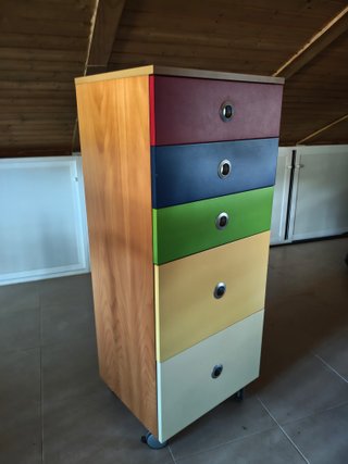 3 piezas. Cómoda, mesilla y dos puertas, sin envío