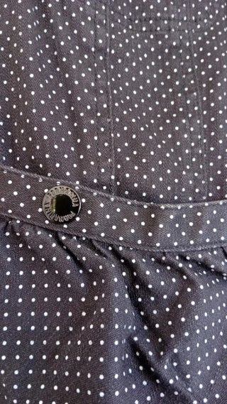 Cazadora negra con fino lunar blanco