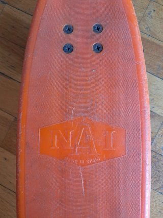 Monopatín skate NAI Naranja an̈os 80