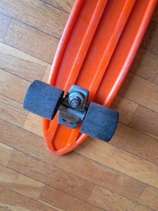 Monopatín skate NAI Naranja an̈os 80