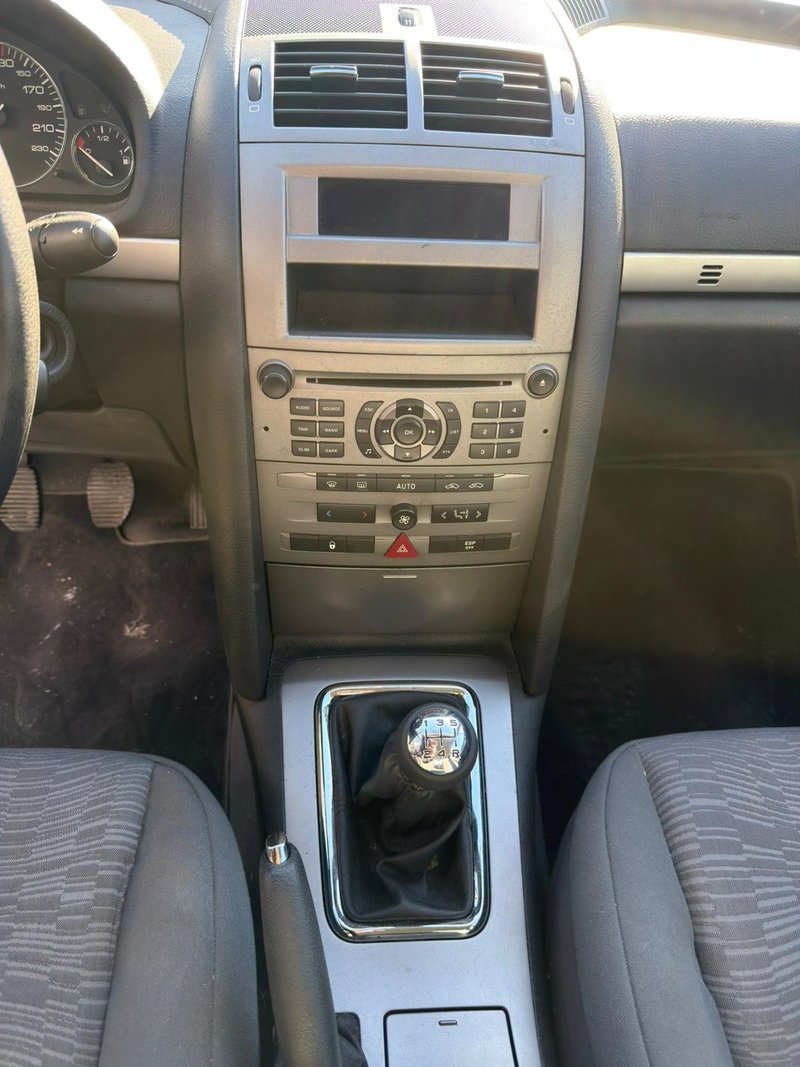 Peugeot 407 1.8 SR Confort 2004, foto 9