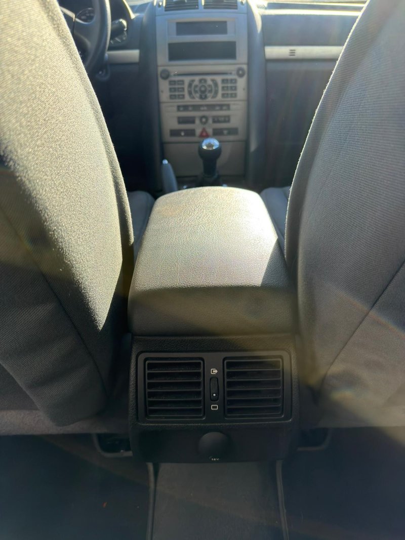Peugeot 407 1.8 SR Confort 2004, foto 10