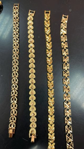 Anillos de Acero Dorado y Multicolor