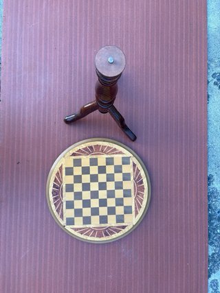 Tavolino con scacchiera in legno