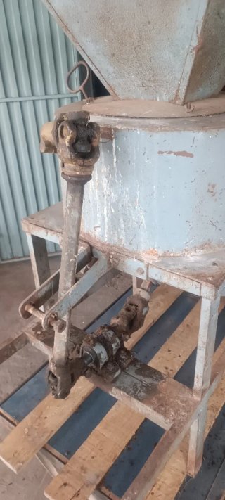 Peladora de almendras industrial