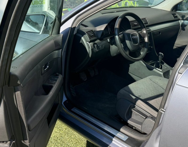 Audi A4 2.0 TDI 2004, foto 11