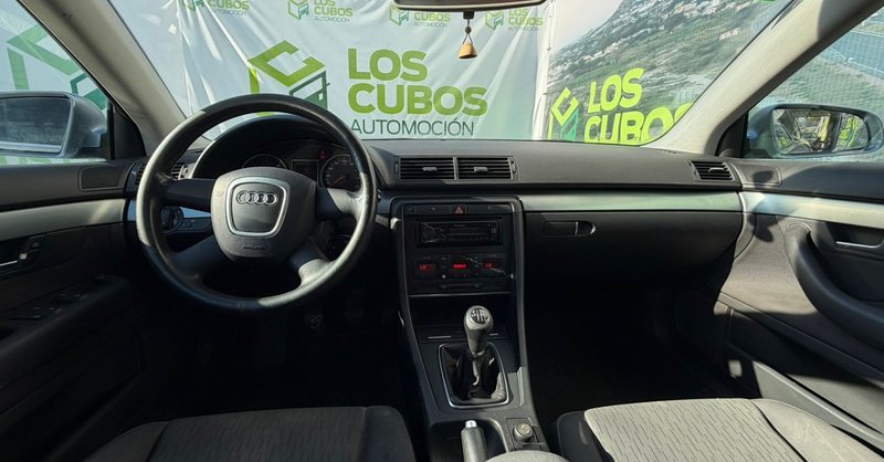 Audi A4 2.0 TDI 2004, foto 15