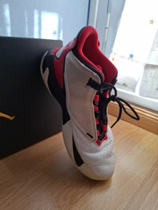 Zapatillas Baloncesto Jordan Blancas Rojas