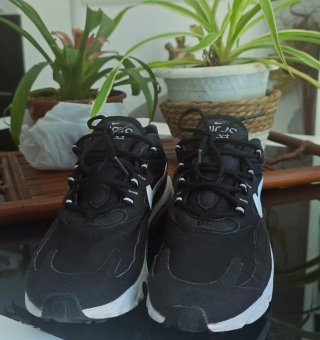 Zapatillas Nike Air Max 270 React Negra 37,5