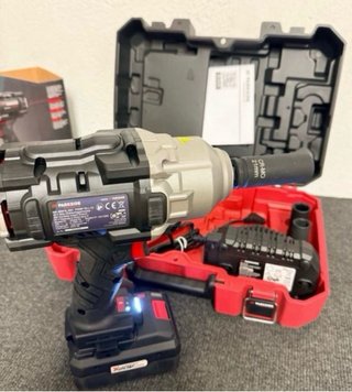 Llave de impacto Parkside 20V + Batería