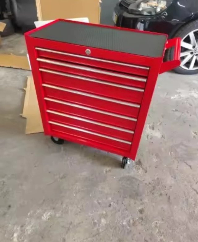 Carrello per attrezzi vuoto