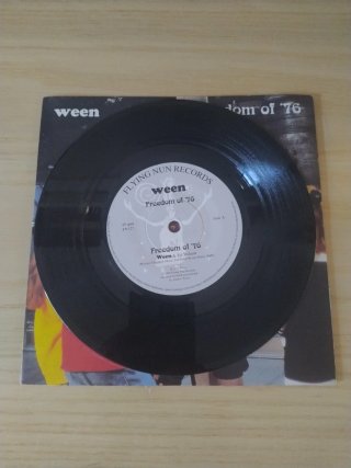 Disco Vinilo 7 pulgadas Ween.  Freedom of '76