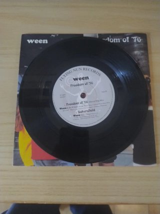 Disco Vinilo 7 pulgadas Ween.  Freedom of '76