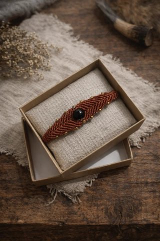 Pulsera Macramé tribal con piedra natural de Onix