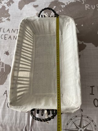 Cesta rectangular de mimbre y tela