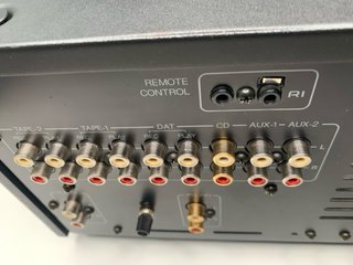 Onkyo Integra A-809 + Mando