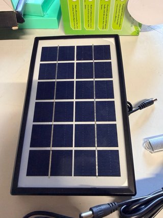 Sistema di Illuminazione Solare con Riproduttore MP3