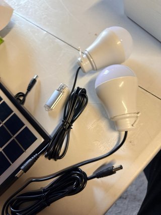 Sistema di Illuminazione Solare con Riproduttore MP3