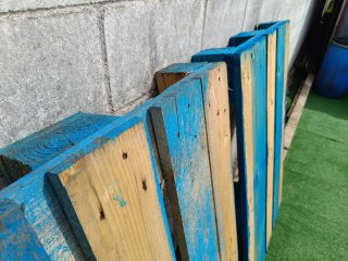 2 Palets reforzados y tratados.
