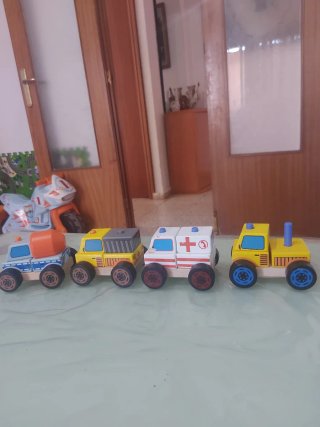 Tren de coches de madera