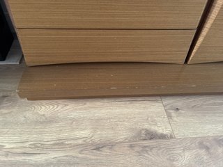 Mueble de salón de madera 395 largo x 150 alto