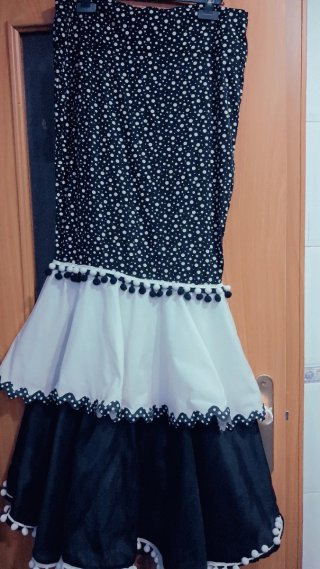 Falda flamenca lunares volantes