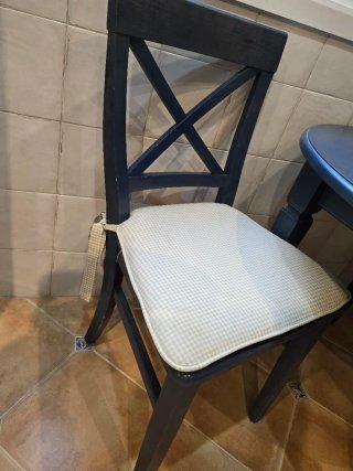 Mesa redonda cocina y 2 sillas