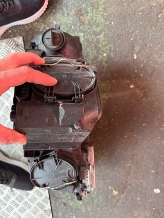 Faro Derecho Audi S3 8P roto