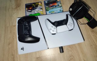 Consola PS5 + Juegos y Auriculares