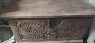 Lote: Puerta, Ventana y Antigüedades