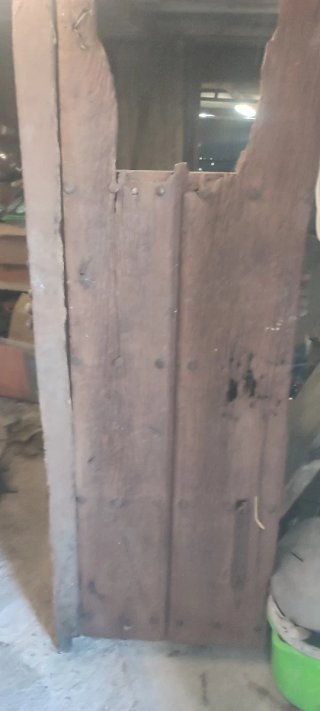 Lote: Puerta, Ventana y Antigüedades