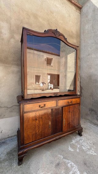 Vetrina in legno e vetro
