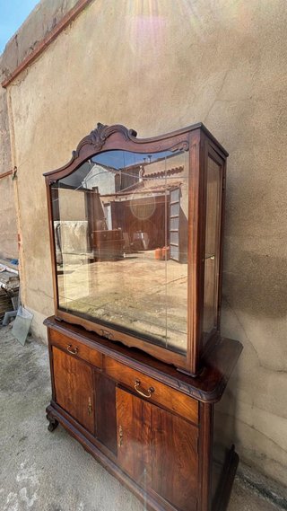 Vetrina in legno e vetro