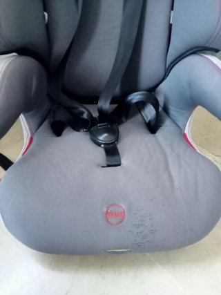 Seggiolino auto infantile grigio