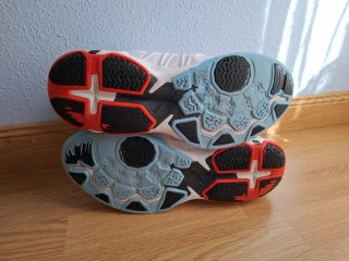 Zapatillas Baloncesto Blancas.