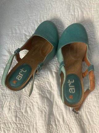 Zapatos ART turquesa muy poco usado