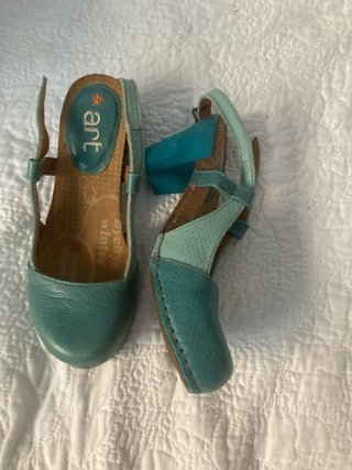 Zapatos ART turquesa muy poco usado