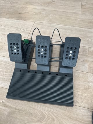 Volante PS4/Xbox/PC con pedales