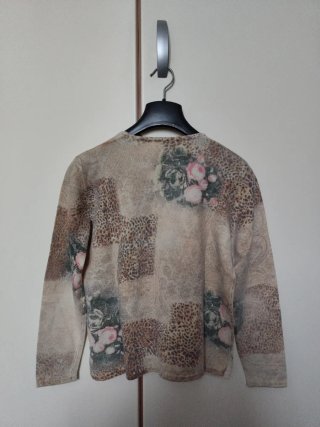 Maglioncino vintage floreale e leopardato