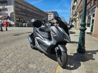Honda Forza 300 Maxi Scooter Negra/Plata