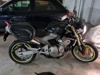 moto honda hornet 600f,con 98 cv del año