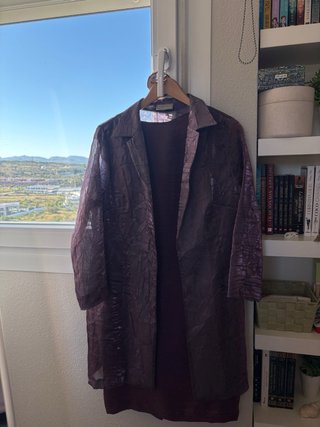 Vestido morado con chaqueta