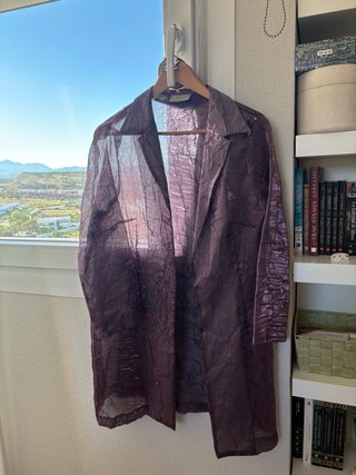 Vestido morado con chaqueta