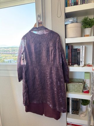 Vestido morado con chaqueta
