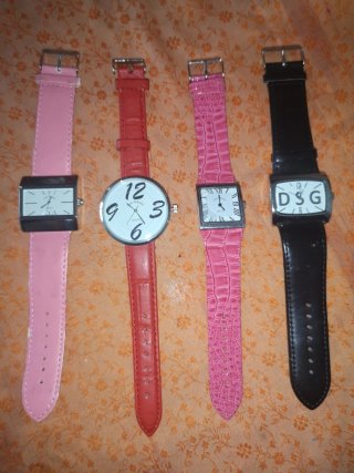 Lote 4 relojes Retro-Vintage de mujer cuarzo