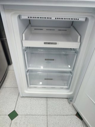 Nevera combi Whirlpool 191/60cm clase E con garant