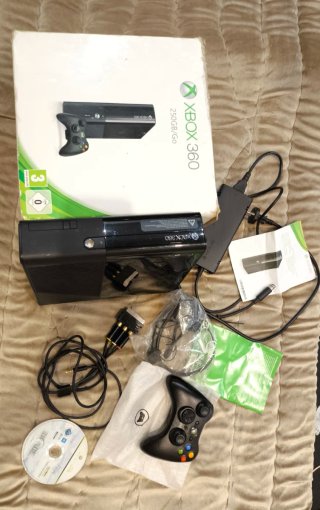 Xbox 360 250GB/Go Negra