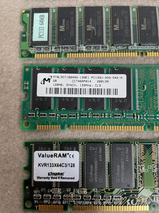 Lote de Memoria RAM PC133 y DDR3