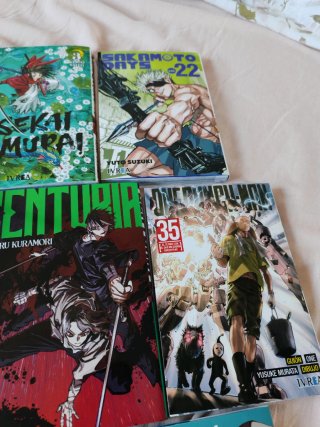 Lote 14 mangas novedades